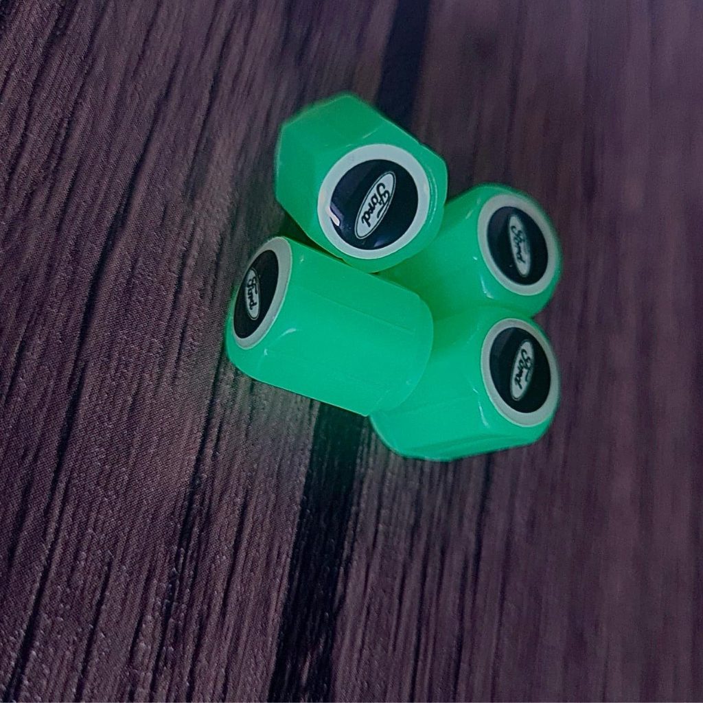 Sada 4 Fosforeskujících Krytek Na Kola S Logem