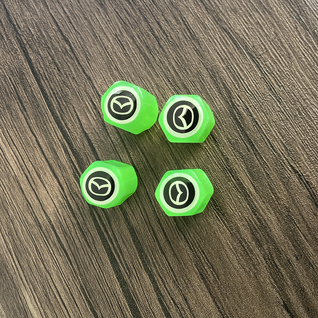 Sada 4 Fosforeskujících Krytek Na Kola S Logem