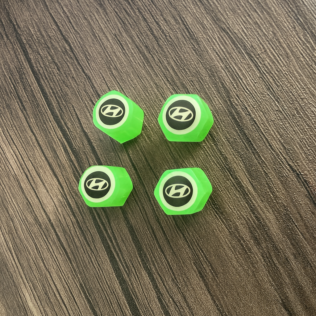 Sada 4 Fosforeskujících Krytek Na Kola S Logem