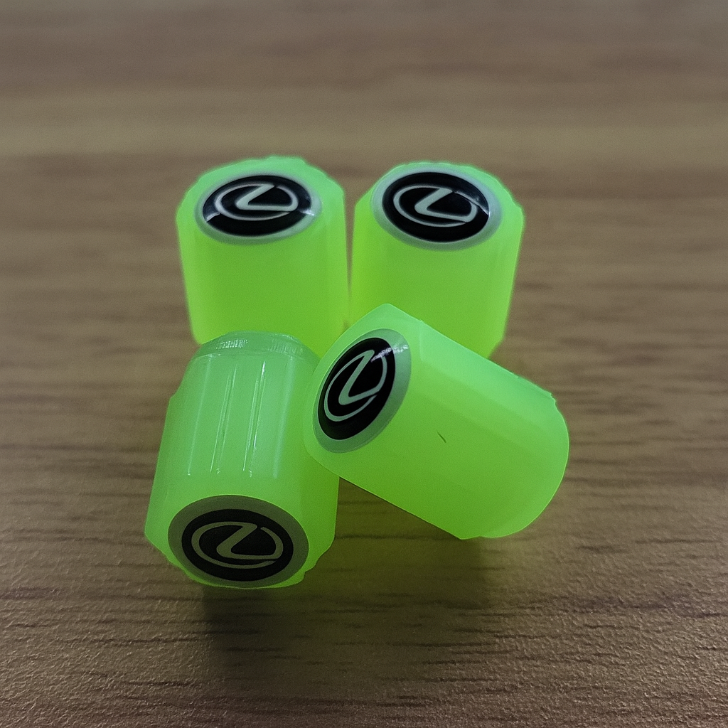 Sada 4 Fosforeskujících Krytek Na Kola S Logem