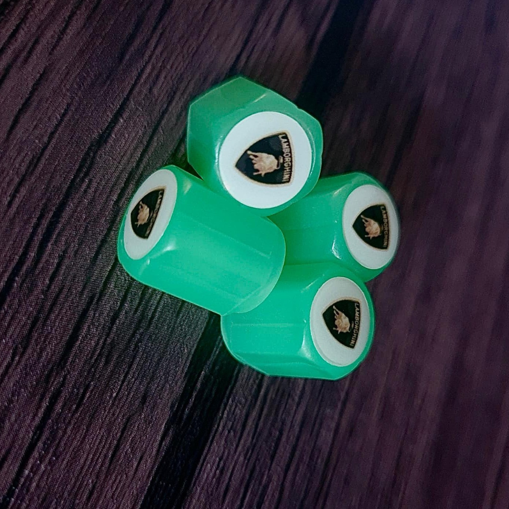 Sada 4 Fosforeskujících Krytek Na Kola S Logem