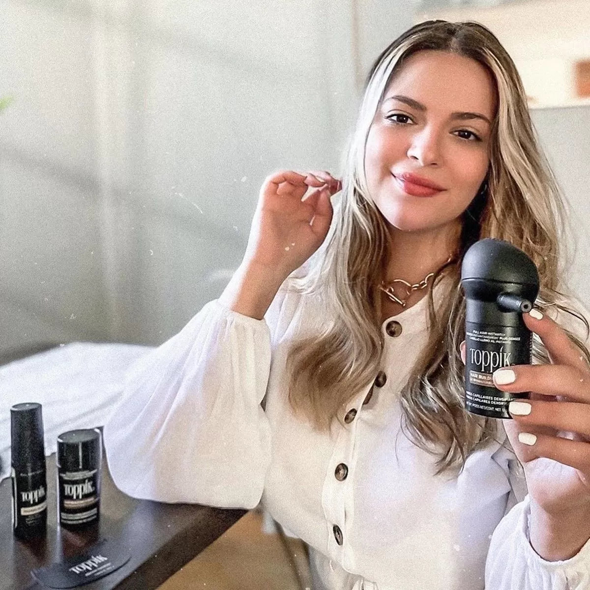 Pudr na Vlasy s Přirozeným Efektem a Stimulací Růstu