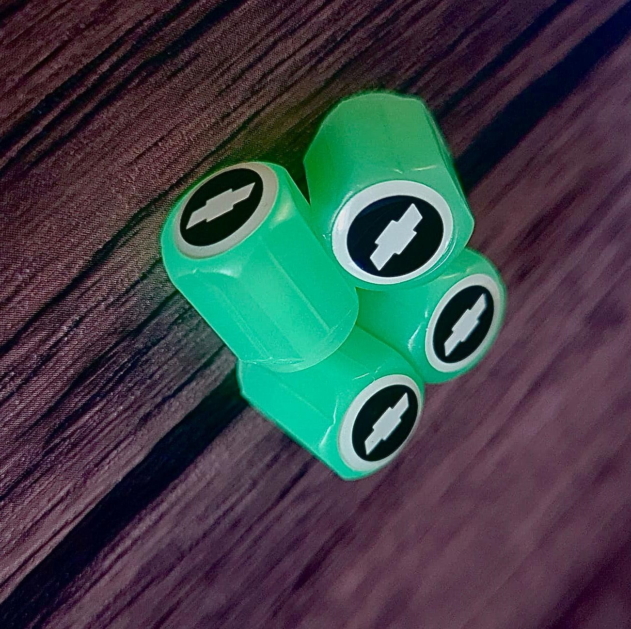 Sada 4 Fosforeskujících Krytek Na Kola S Logem