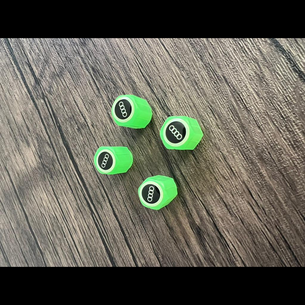 Sada 4 Fosforeskujících Krytek Na Kola S Logem